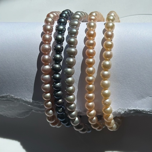 Multicolor Elastic Stacking Bracelets‎ Set of Five Faux Pearl - Picture 1 of 4